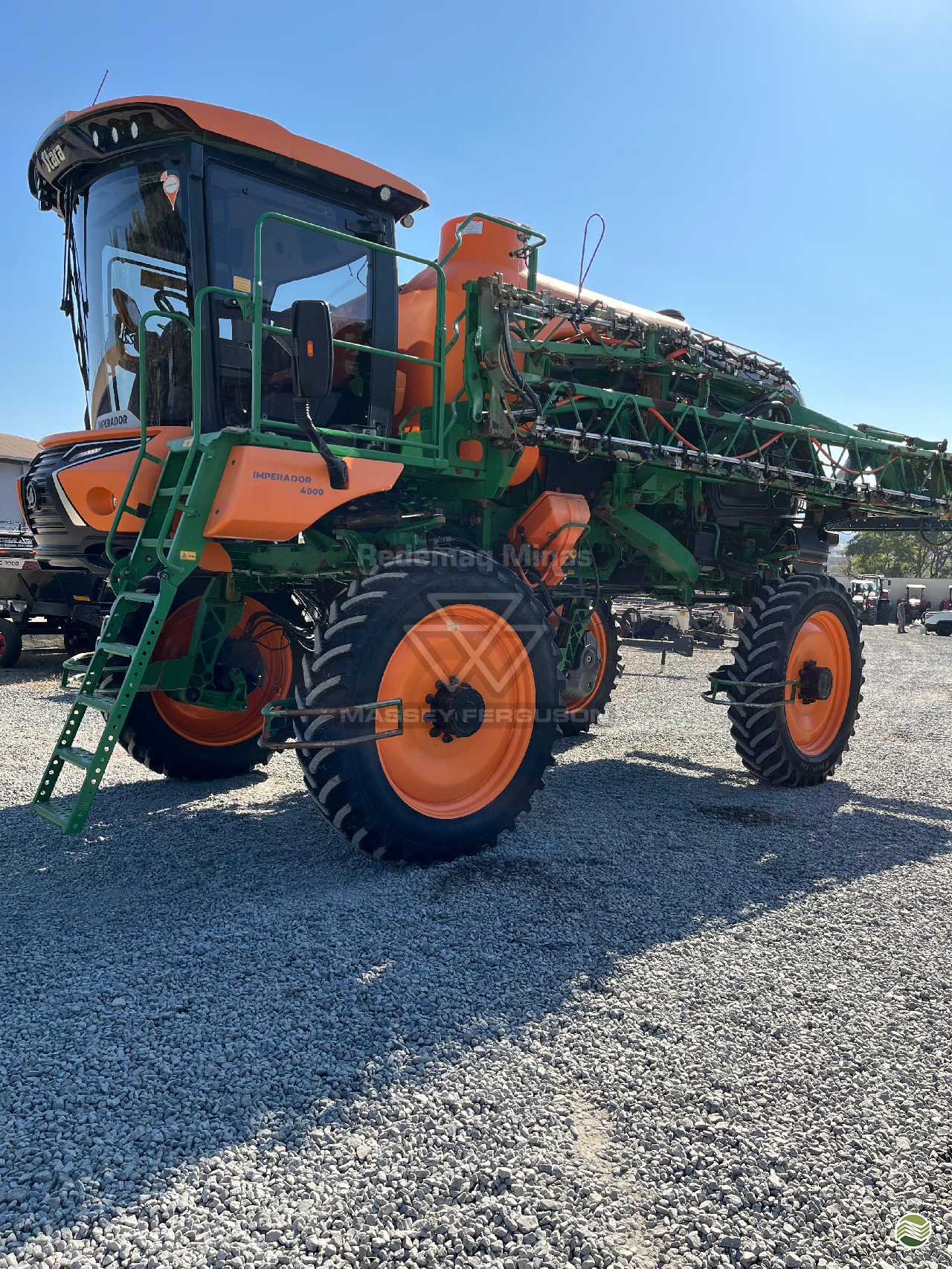 PULVERIZADOR STARA IMPERADOR 4000 Tração 4x4 Redemaq - Massey PATOS DE MINAS MINAS GERAIS MG